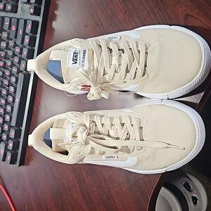 Vans ultrarange women's size 8